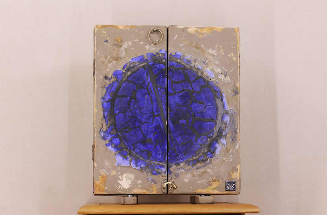 triptyque ferm&eacute;