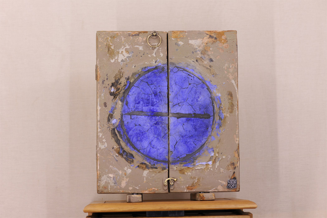  triptyque ferm&eacute;